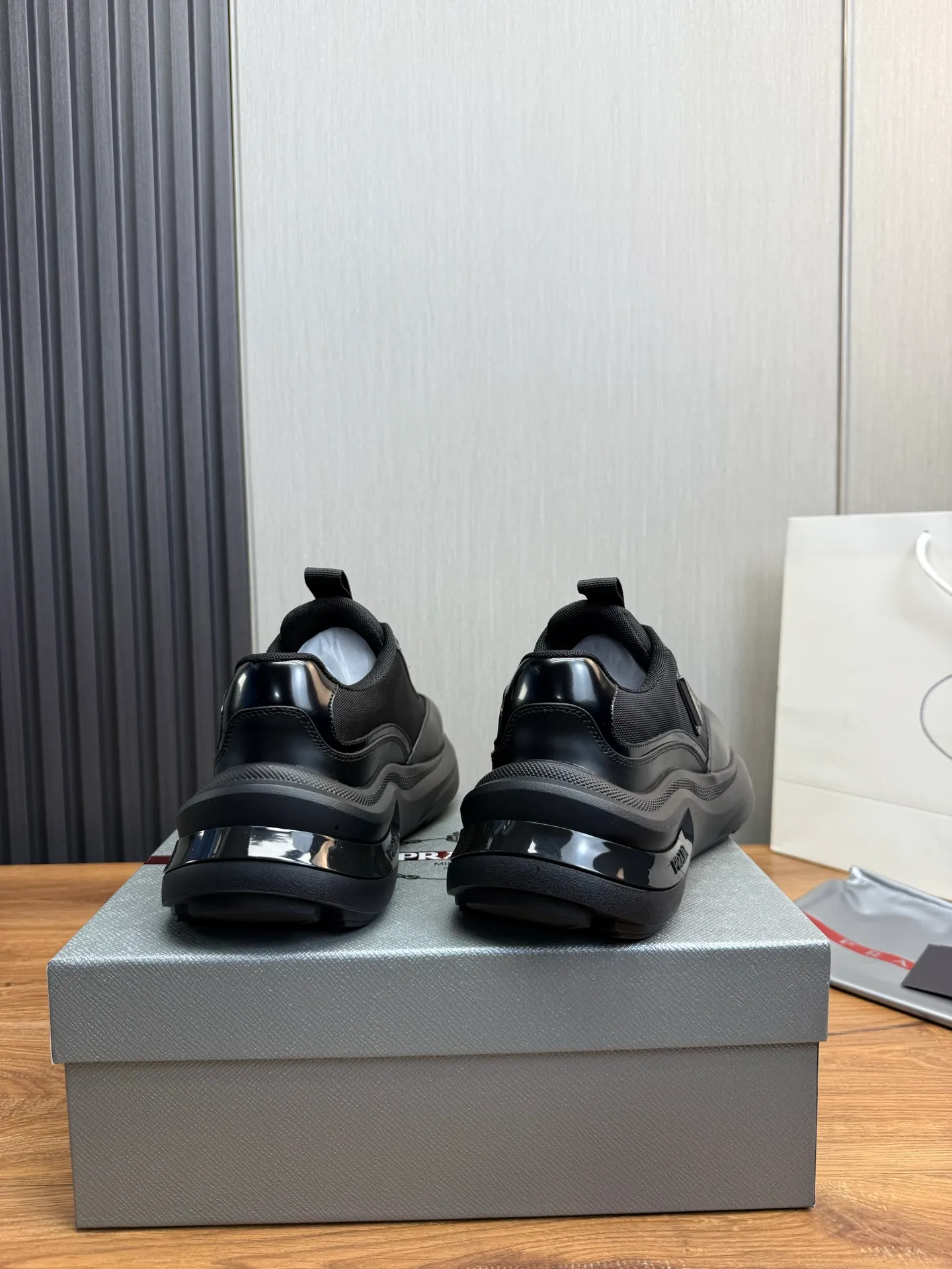 Men's shoes 💰660💰 [PRADA] Men's shoes are popular in the counter, official website is synchronized, high-quality shipments ✔️Original cowhide + cowhide lining, 1🆚1 replica, original sole, 38-45 (customized for 45, non-refundable)